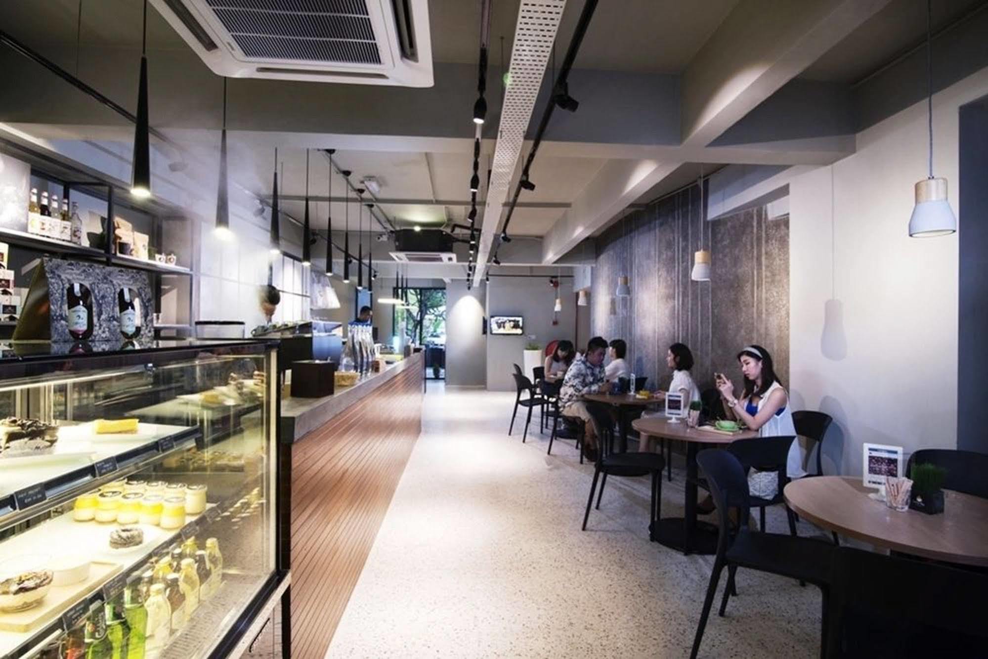 Time Capsule Hotel George Town Exterior photo