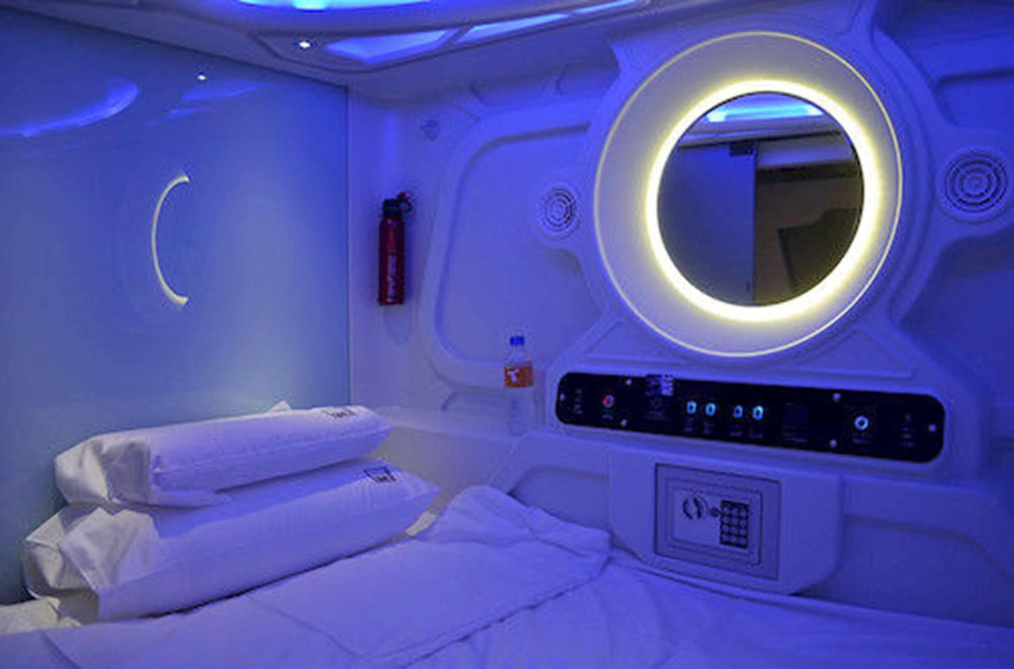 Time Capsule Hotel George Town Exterior photo